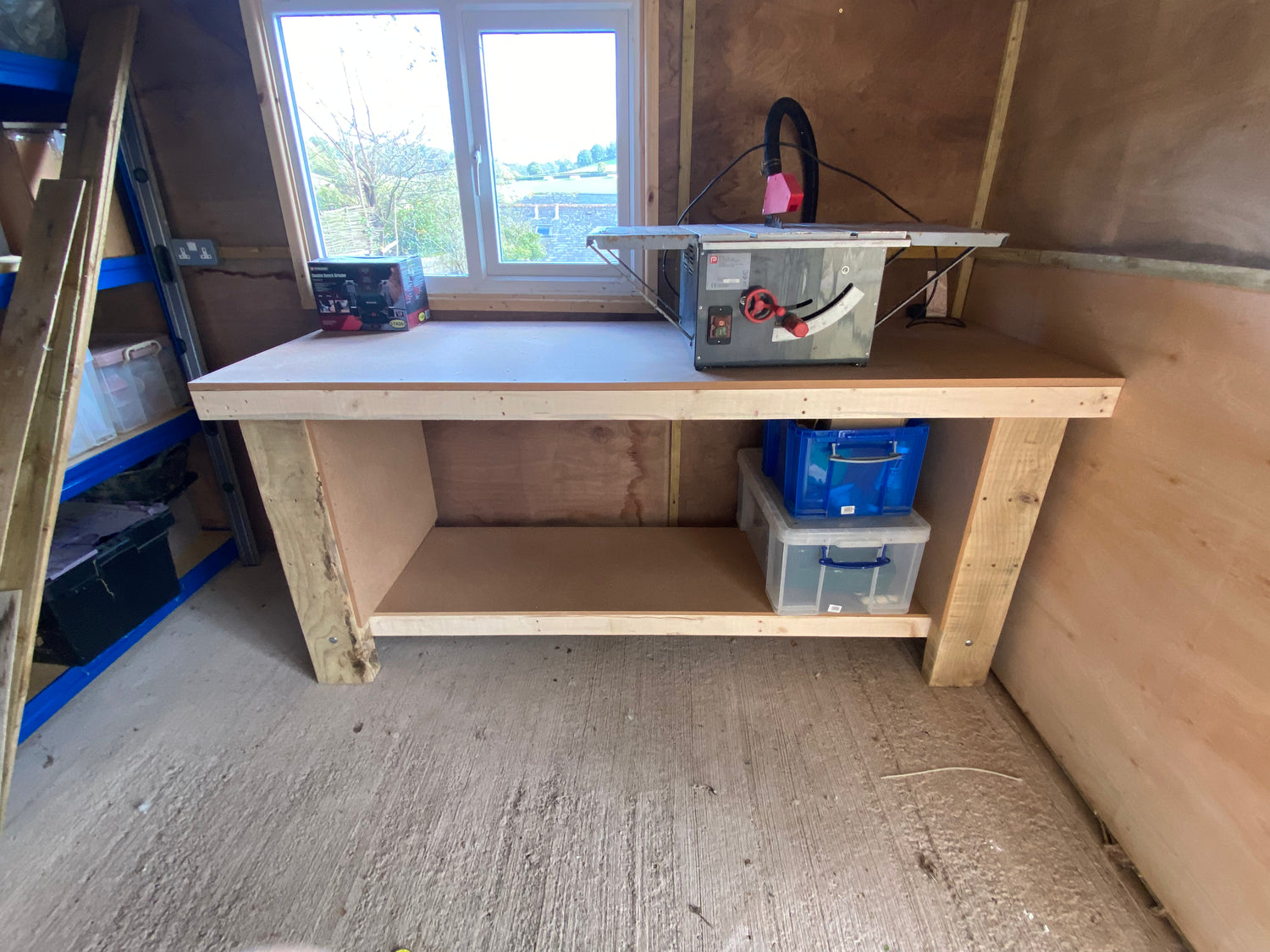 Wooden Work Bench Commercial / DIY